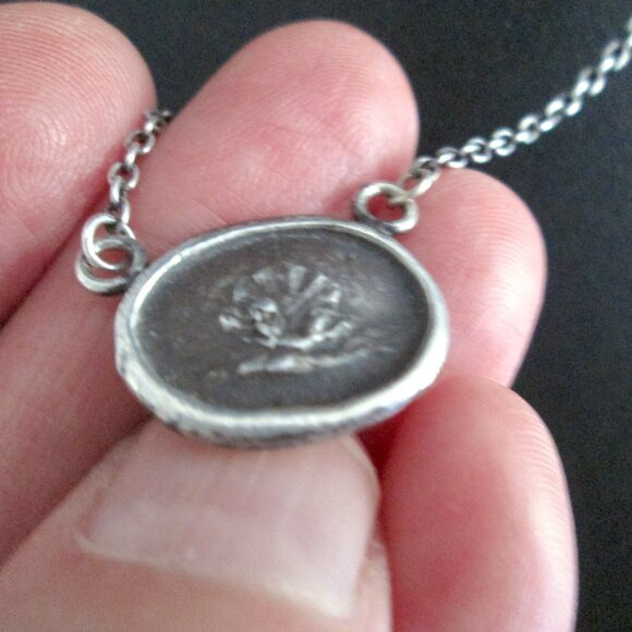 PYRRHA Design Wax Seal Birth Of Venus Pendant Necklace Sterling Silver 925 - Picture 5 of 15